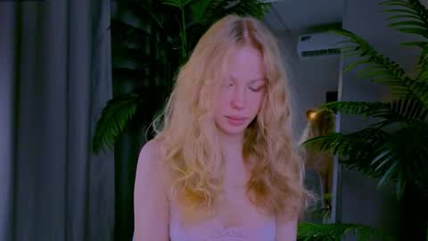 lililok101 online show from March 18, 3:22 am