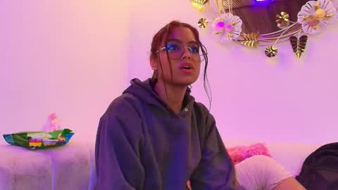 lilith_and_draven online show from November 28, 12:24 am