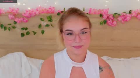 Lilith Bonheur online show from December 5, 2:44 am