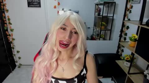 lilith cooper20 online show from December 16, 10:37 pm