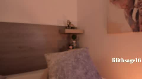 lilith_sage_ online show from June 5, 7:53 pm