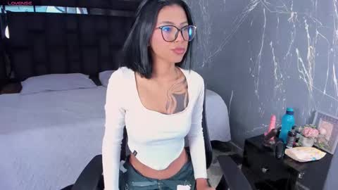 Lilith luxorr online show from November 18, 1:23 pm