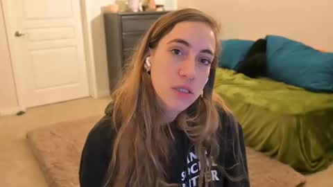 L online show from February 20, 1:08 pm