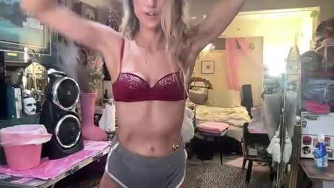 Lilithohfish online show from August 6, 12:50 am