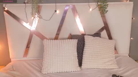 L I L I T H  online show from October 15, 11:46 am