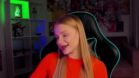 lilitrosen online show from December 1, 5:37 pm