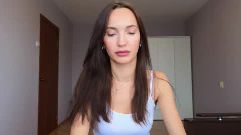 Lillian online show from September 30, 7:47 am