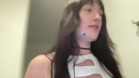 Lilliana online show from September 18, 5:39 am