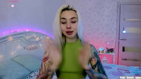 LilliMoore online show from December 2, 12:45 am