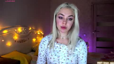 LilliMoore online show from March 29, 12:09 am