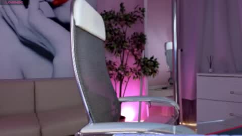 Lilly online show from November 14, 4:29 pm