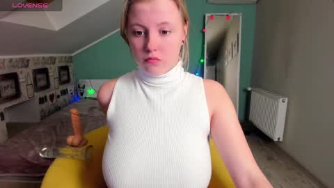 Lilly Depp online show from December 26, 8:42 pm