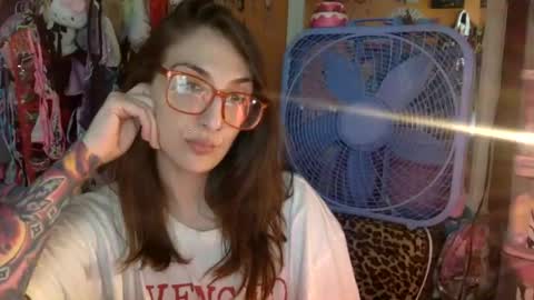 hi guys im back on here 3 online show from November 5, 8:03 pm