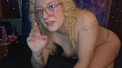 LilPies  online show from March 13, 3:41 am