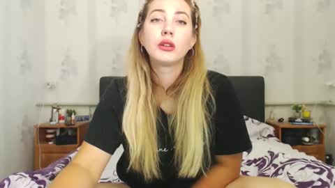 lilu_cute25 online show from September 17, 8:18 pm