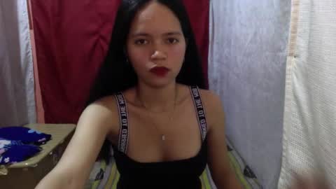 lily_2003 online show from October 25, 3:47 am