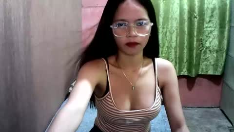 lily_2003 online show from October 21, 3:10 am