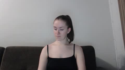 lily_love_x online show from October 17, 10:24 pm