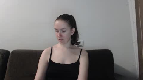 lily_love_x online show from October 27, 4:30 am