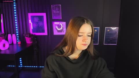 Lily online show from December 12, 6:47 am