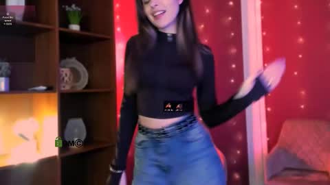 Lily online show from November 25, 9:15 pm