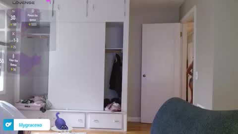 Lily Grace online show from November 1, 6:45 pm