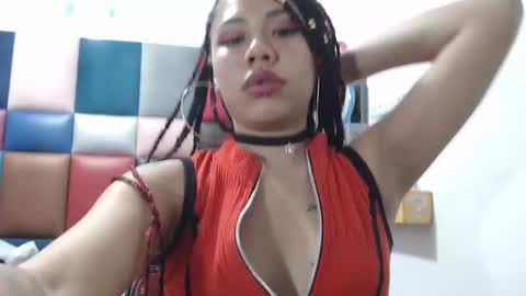 lilyjamesx online show from February 9, 7:52 pm