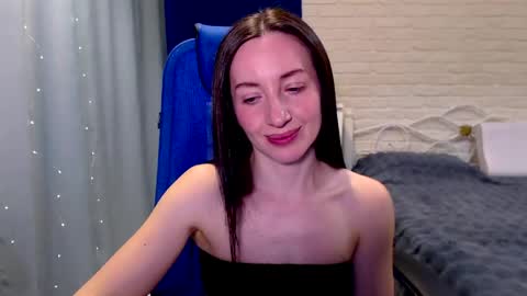 Lily online show from March 22, 9:15 am