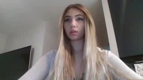 Lily online show from February 20, 8:09 pm