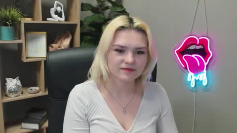 Lily online show from March 9, 7:55 am