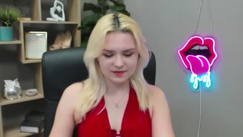 Lily online show from March 8, 7:34 am