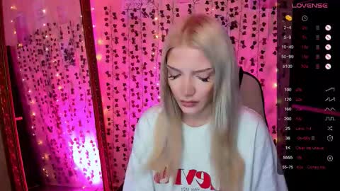 Lina online show from March 31, 2:33 am