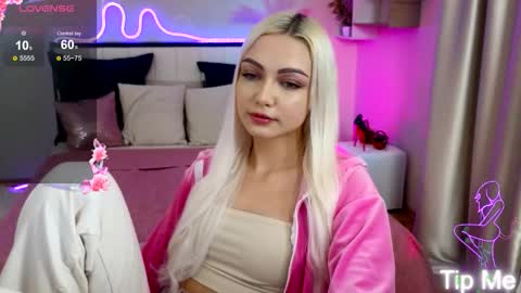 I am Lina online show from October 18, 2:20 pm