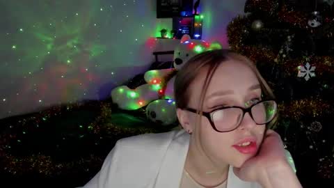 Lina online show from December 30, 8:25 pm