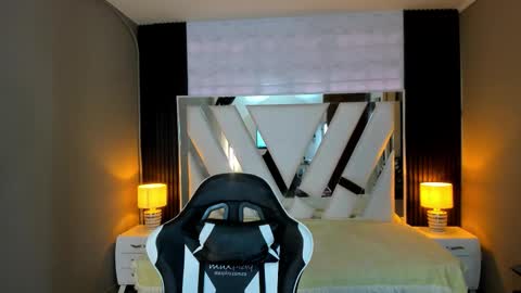  Linda  online show from January 12, 6:46 pm