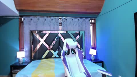  Linda  online show from February 4, 6:06 pm