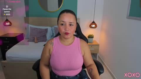 L I N D A online show from February 10, 7:07 pm