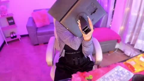 linda miller online show from January 11, 4:59 am