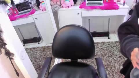 linda miller online show from November 18, 4:35 am