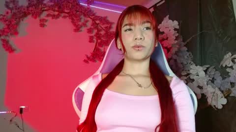 LINDSEYFERRER online show from April 4, 1:54 pm