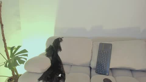 Lindsey Moss online show from November 11, 3:02 am