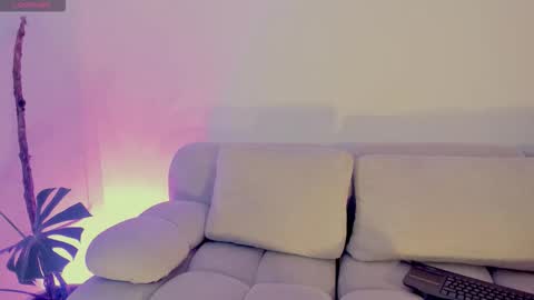 Lindsey Moss online show from October 21, 12:14 am