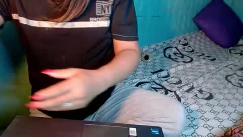 linkingqueens69 online show from July 19, 12:35 am