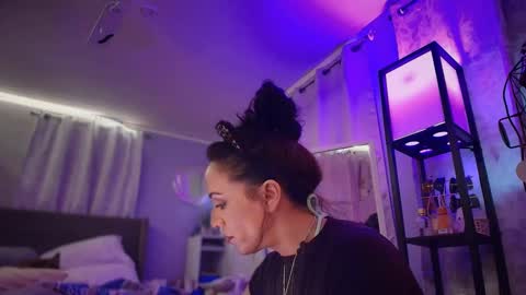 linuxgirlsudosu online show from March 5, 5:18 pm