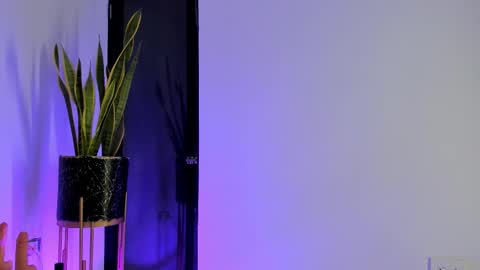 Liorah wolf online show from February 11, 8:43 pm