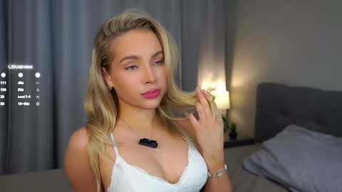 Amelia online show from March 9, 1:14 am