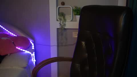 lisa_elfy online show from February 9, 3:03 pm