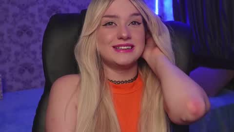 lisa_elfy online show from December 16, 11:07 pm