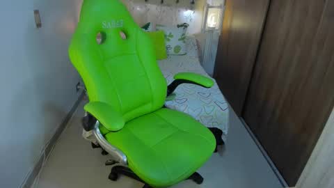 Lisa  online show from November 4, 2:11 pm