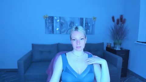 lisa_merritt online show from June 3, 6:03 am